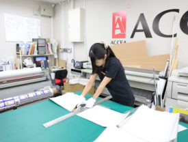 アクセア岡山駅前店仕事風景