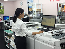 アクセア神戸三ノ宮店仕事風景